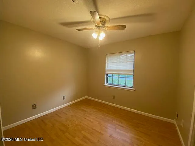3 bed, 2.0 bath, 1075 sqft, $1,650 — Photo 3