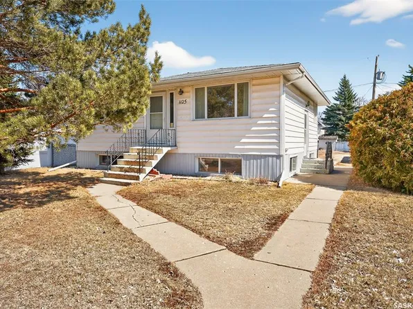 1125 8th AVENUE NW, Moose Jaw, SK S6H 4G4