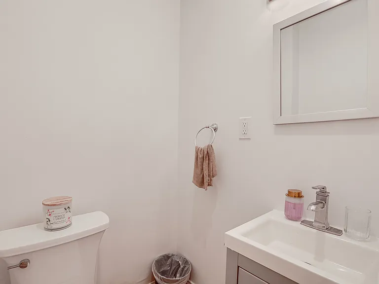 1322 S Mole St — Photo 10