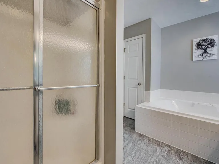 8200 Gallaher Station Dr — Photo 21