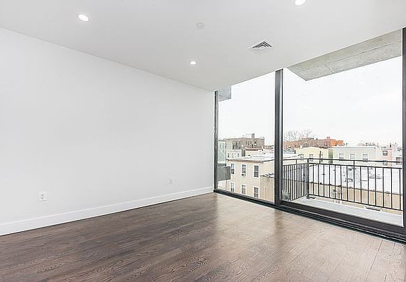 3rd image of 23-71 31st St #2B