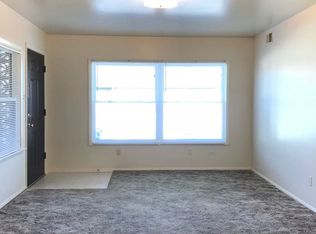 1132 SW Lane St APT 4, Topeka, KS 66604