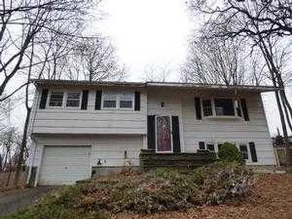 30 Pt Pleasant Rd, Hopatcong, NJ 07843