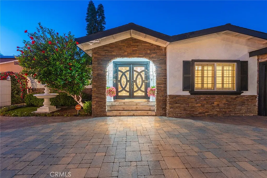 5 bed, 3.5 bath, 2567 sqft, $6,500 — Photo 4