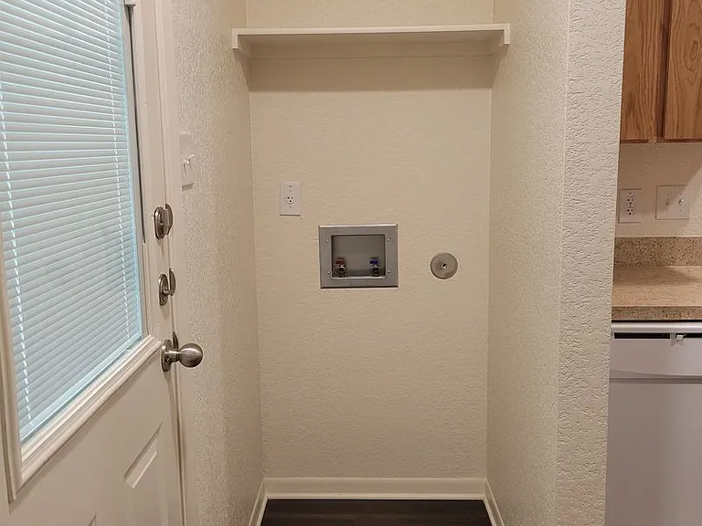 504 S Juanita Dr — Photo 10
