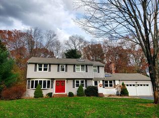 19 Larchwood Dr, Cumberland, RI 02864