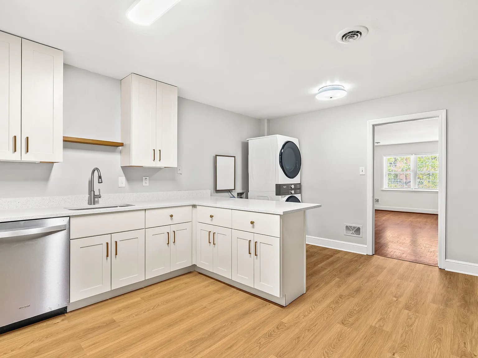 120 Cox Ave — Photo 1
