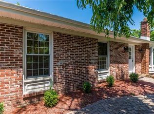 365 Bridgepoint Rd, Belle Mead, NJ 08502