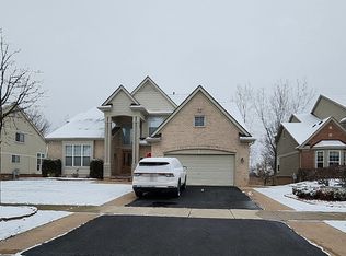 7602 Acorn Hill Ct, West Bloomfield, MI