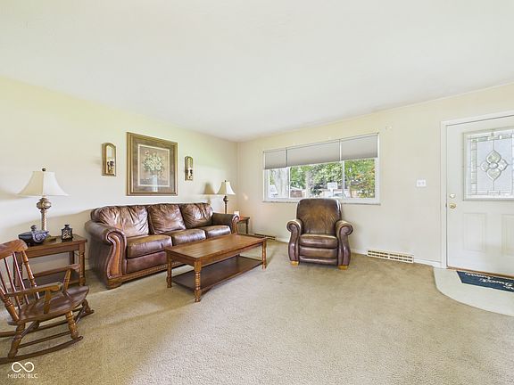 5th image of 2400 Anthony Dr