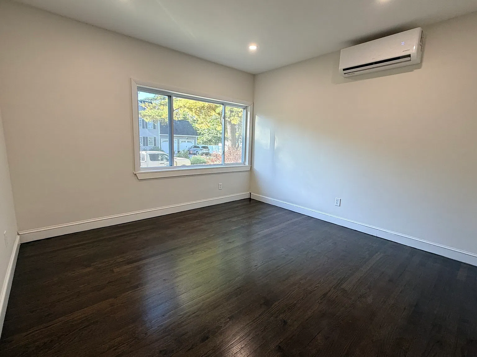 4 bed, 2.0 bath, 2386 sqft, $4,300 — Photo 4
