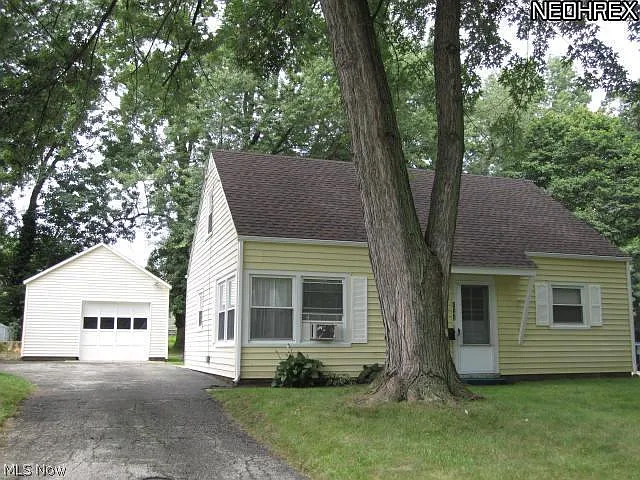 2242 Bailey Rd photo 1