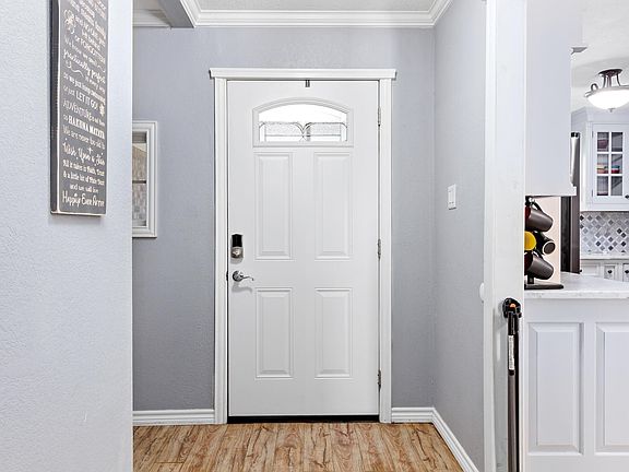 4th image of 119 Wood Manor Ln
