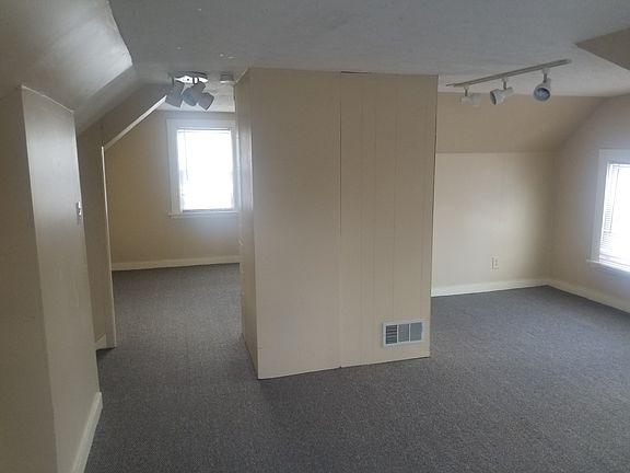 5th image of 456 Lamson Ave #2