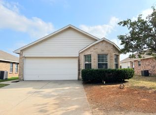 1113 Maplewood Ln, Crowley, TX 76036