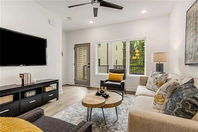 3 bed, 3.5 bath, 1700 sqft, $2,950 — Photo 3