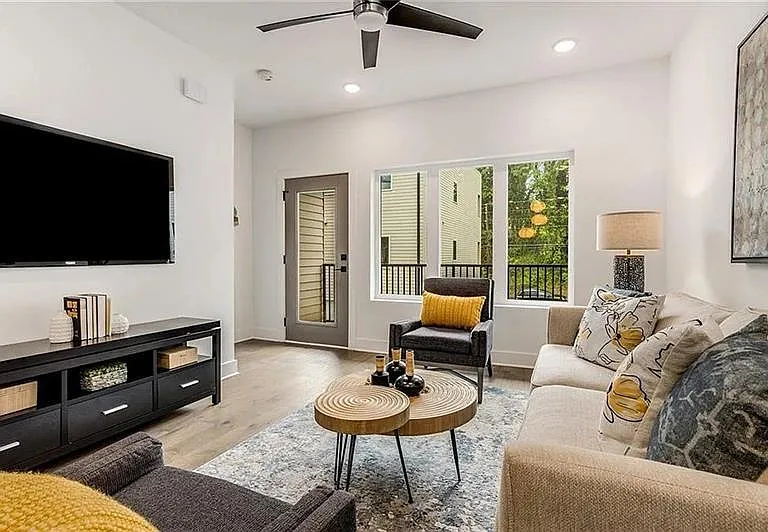 1436 Walker Pl SE — Photo 3