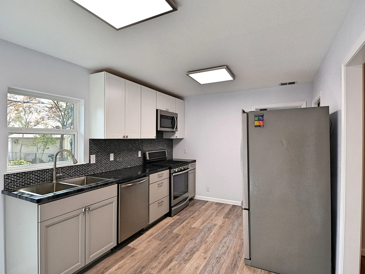 571 West Merriweather Street - 1 — Photo 4