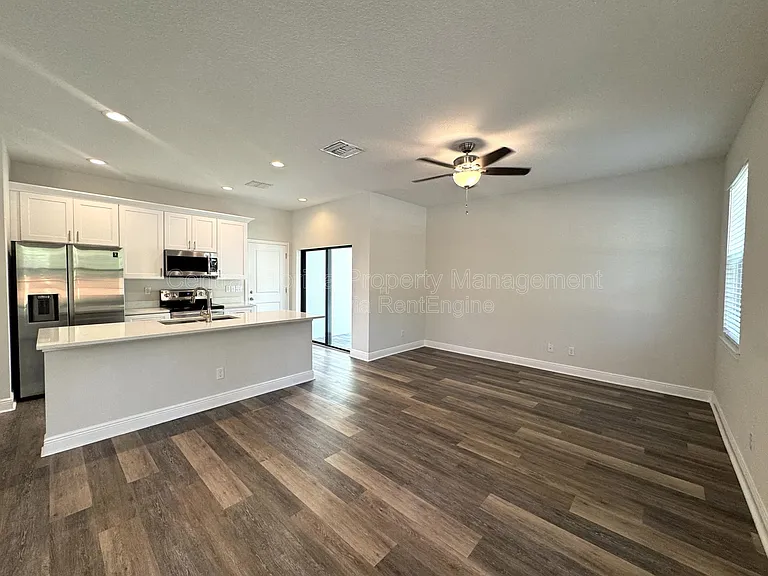 2861 Mayer St — Photo 2