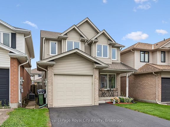 3rd image of 15 Trailbrook Ln
