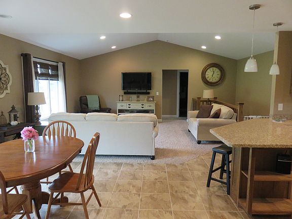 Kitchen & Dining Room