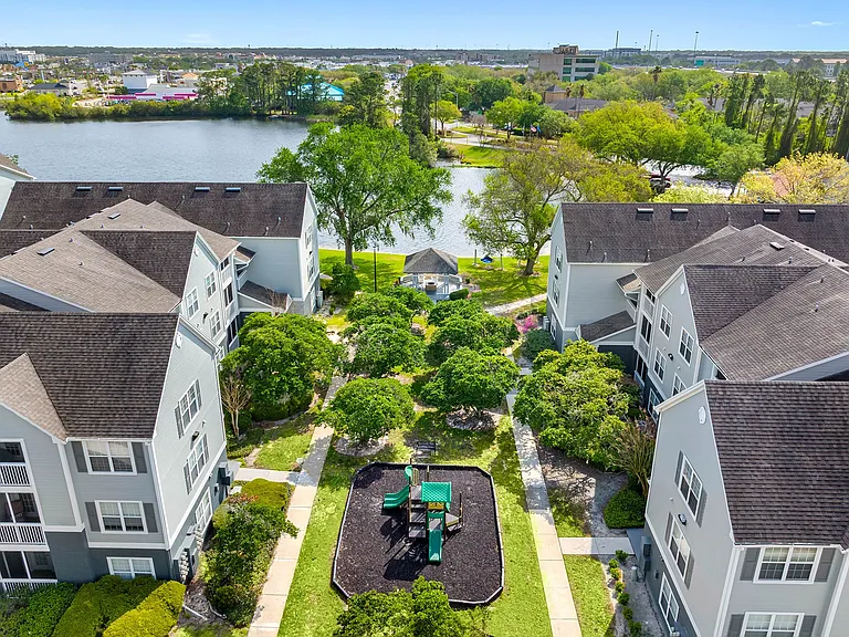 The Colony at Deerwood Apartments — Photo 13