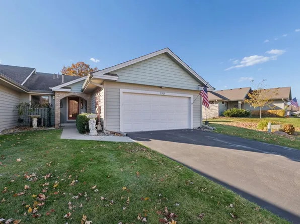 1747 Green Crest Dr, Victoria, MN 55386