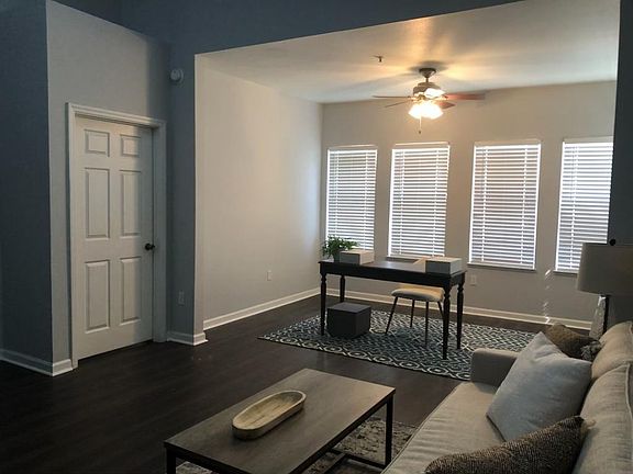 2nd image of 2801 Chancellorsville Dr #100