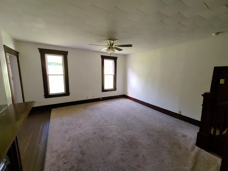 105 Oakwood Ave — Photo 13