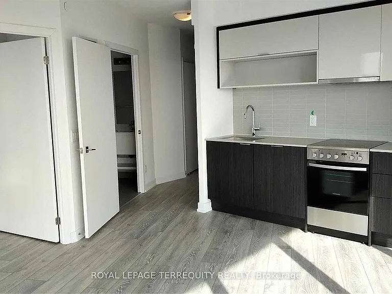 159 Wellesley St E #2908 — Photo 5