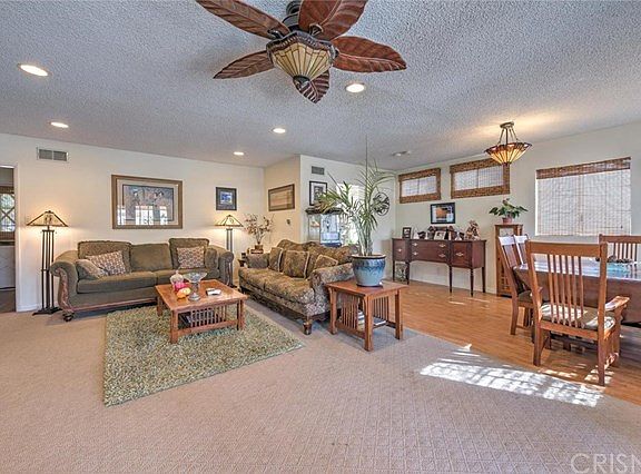 4th image of 8141 Genesta Ave