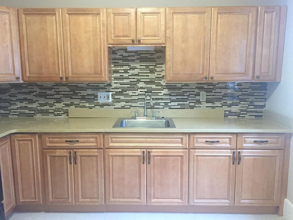 2nd image of 12 Gardner St #2