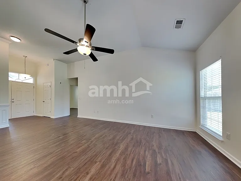 632 Stonebridge Cir — Photo 8