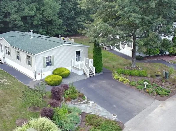 6 Lisas Way, Coventry, RI 02816