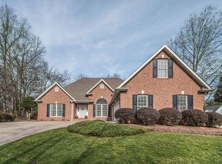 497 Chippendale Ln, Boiling Springs, SC 29316