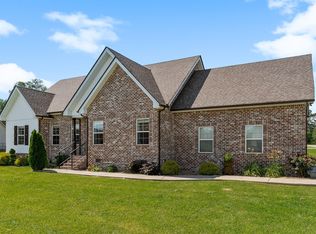 105 Fieldstone Dr, Smithville, TN 37166
