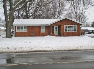 1142 N Lexington Dr, Janesville, WI 53545