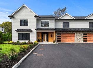 24 Grapevine Rd Unit A, Gloucester, MA 01930