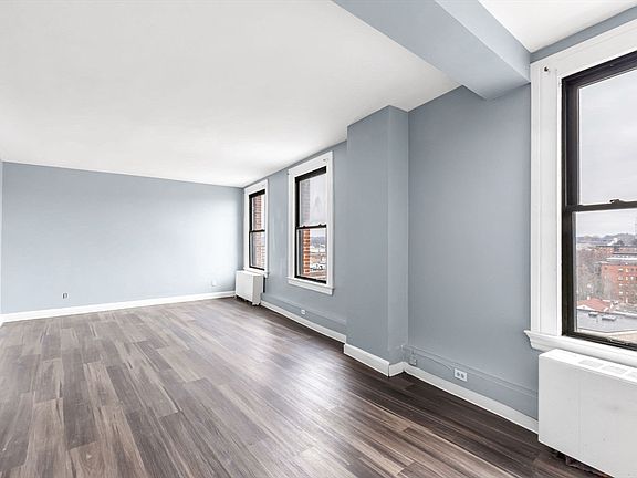 3rd image of 140 Chestnut St APT 702