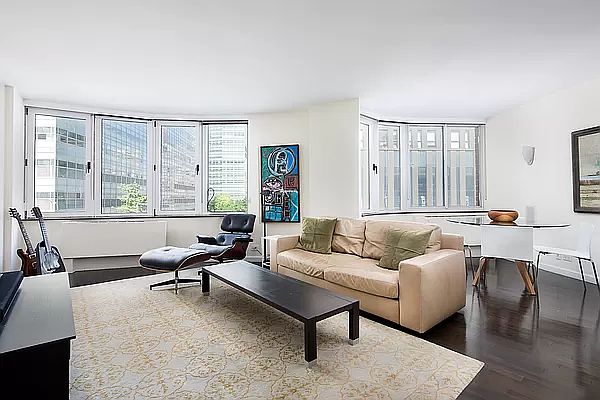 1st image of 275 Greenwich St APT 3C