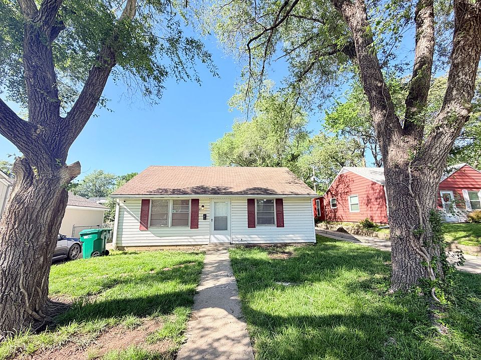1st image of 4742 Vista St