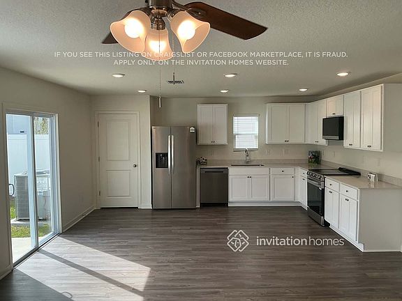 4th image of 15255 Molitor Way