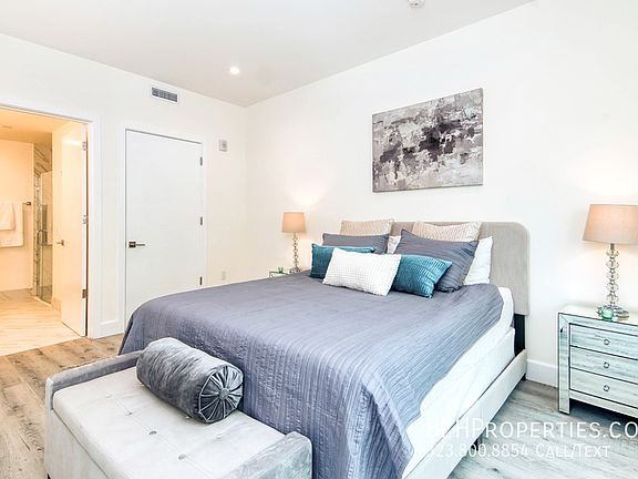 5th image of 1237 1/2 S Holt Ave #205