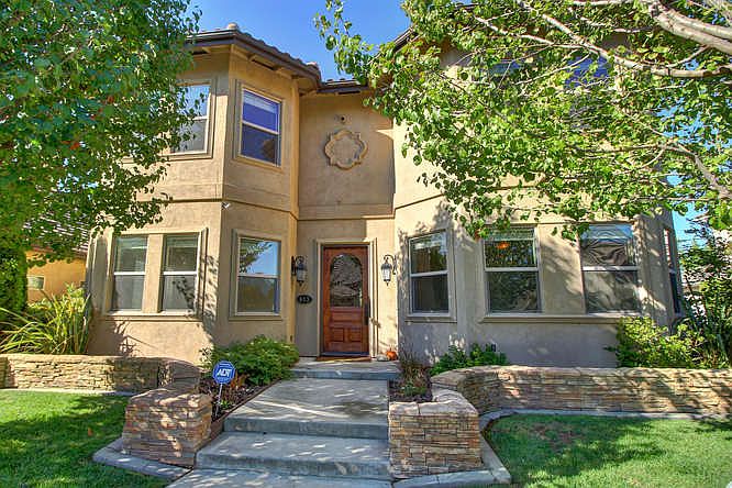 1st image of 813 Sierra Oaks Vista Ln