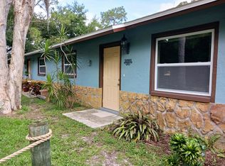 2095 Eloise Cir, North Fort Myers, FL 33917
