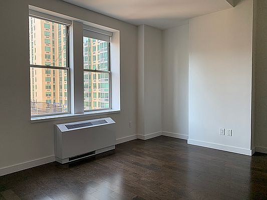 3rd image of 130 Water St #3109