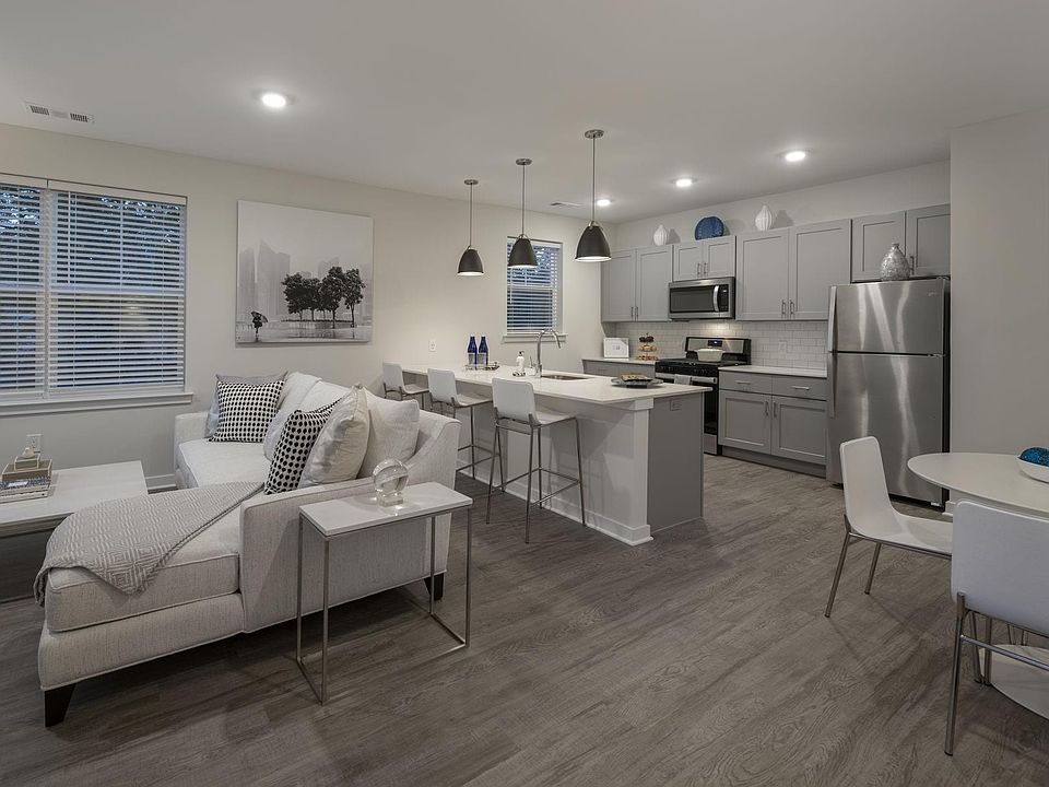 1st image of 2300 Reservoir Ave #10695956