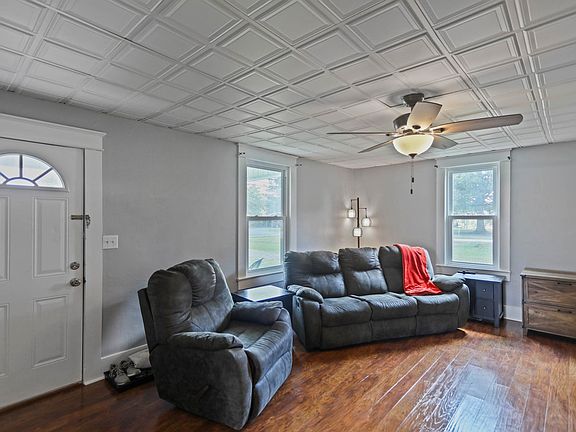 4th image of 417 N College St