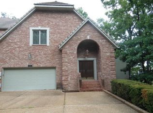 611 Hobbs Rd, Jefferson City, MO 65109