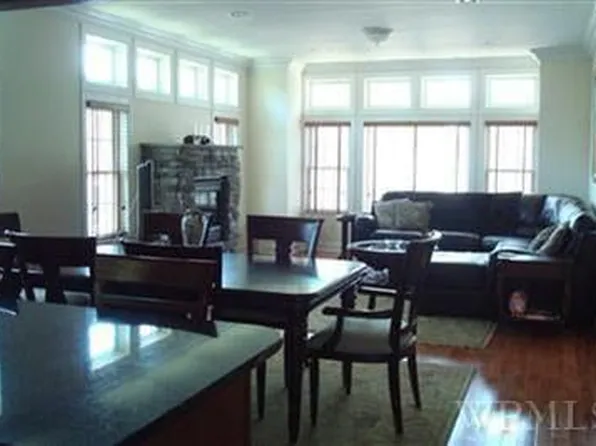 27 Arbor Gln #14, New Rochelle, NY 10801